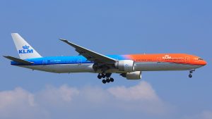 1200px-KLM_Royal_Dutch_Airlines,_Boeing_777-300ER,_PH-BVA_-_TPE_(35591012553)